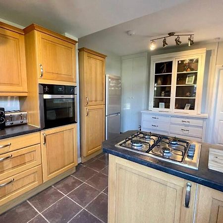 Large House Near Victoria Park For Groups, 10 Mins Bus To City Centre Cardiff Eksteriør billede