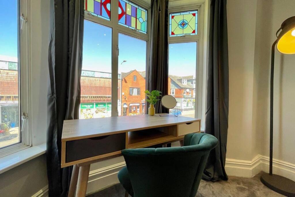 Large House Near Victoria Park For Groups, 10 Mins Bus To City Centre Cardiff Eksteriør billede
