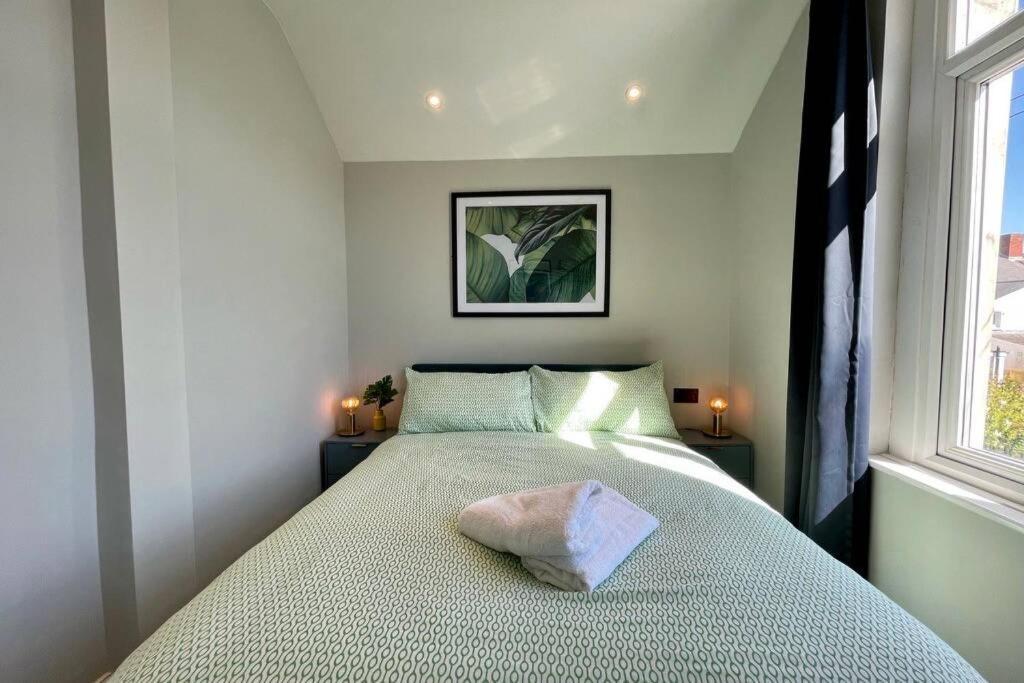 Large House Near Victoria Park For Groups, 10 Mins Bus To City Centre Cardiff Eksteriør billede