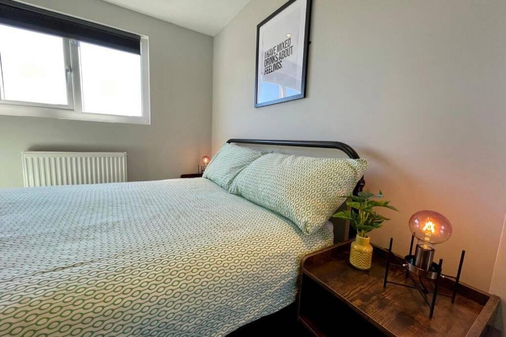 Large House Near Victoria Park For Groups, 10 Mins Bus To City Centre Cardiff Eksteriør billede
