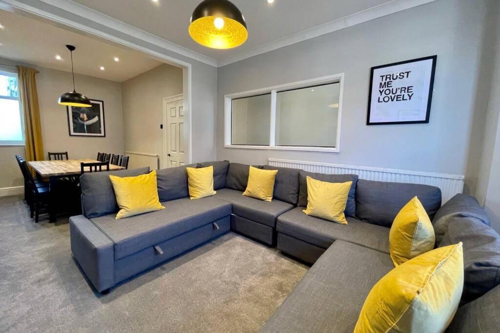 Large House Near Victoria Park For Groups, 10 Mins Bus To City Centre Cardiff Eksteriør billede