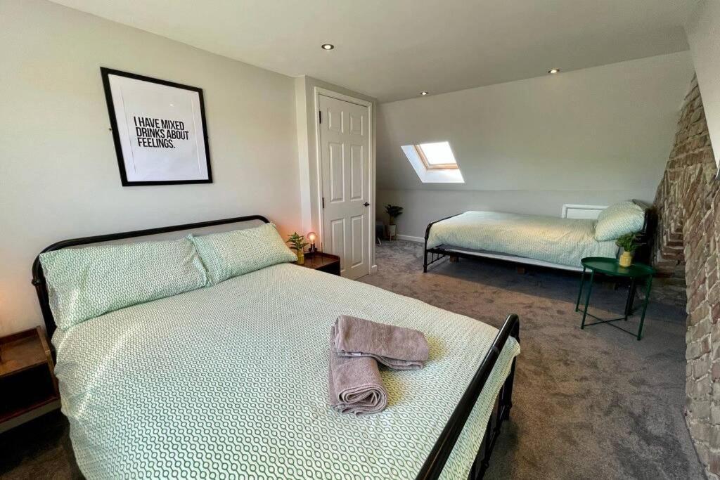Large House Near Victoria Park For Groups, 10 Mins Bus To City Centre Cardiff Eksteriør billede