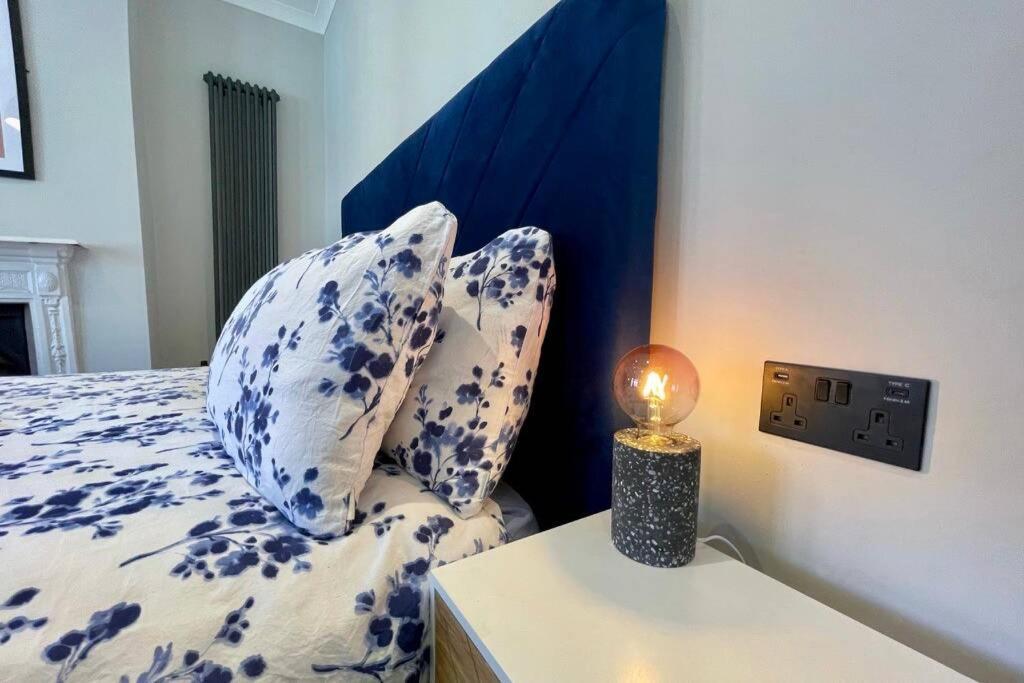 Large House Near Victoria Park For Groups, 10 Mins Bus To City Centre Cardiff Eksteriør billede