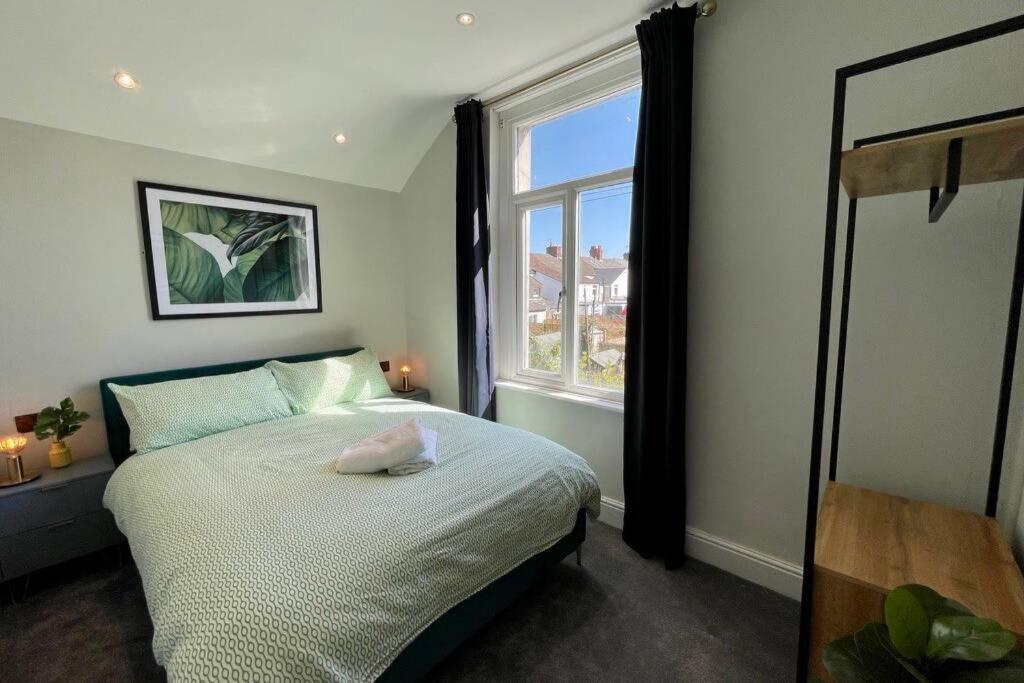 Large House Near Victoria Park For Groups, 10 Mins Bus To City Centre Cardiff Eksteriør billede