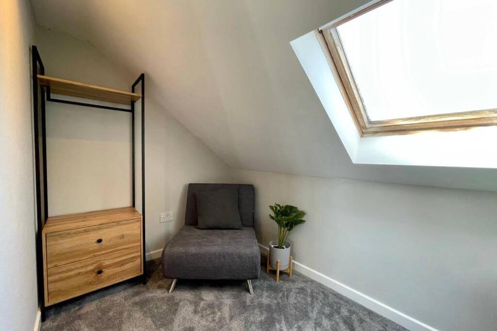 Large House Near Victoria Park For Groups, 10 Mins Bus To City Centre Cardiff Eksteriør billede