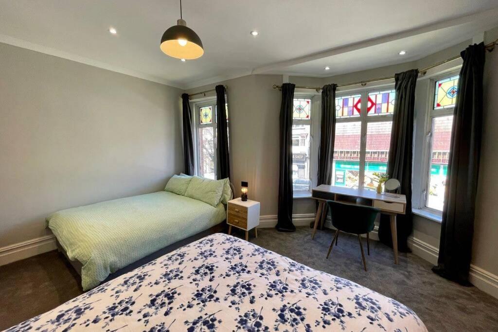 Large House Near Victoria Park For Groups, 10 Mins Bus To City Centre Cardiff Eksteriør billede