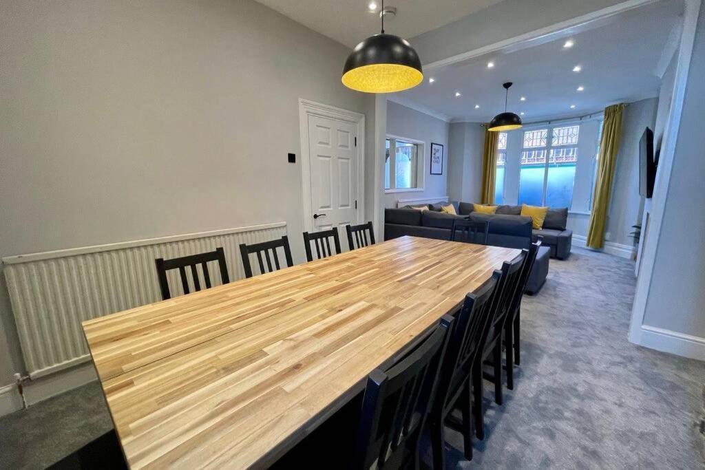 Large House Near Victoria Park For Groups, 10 Mins Bus To City Centre Cardiff Eksteriør billede