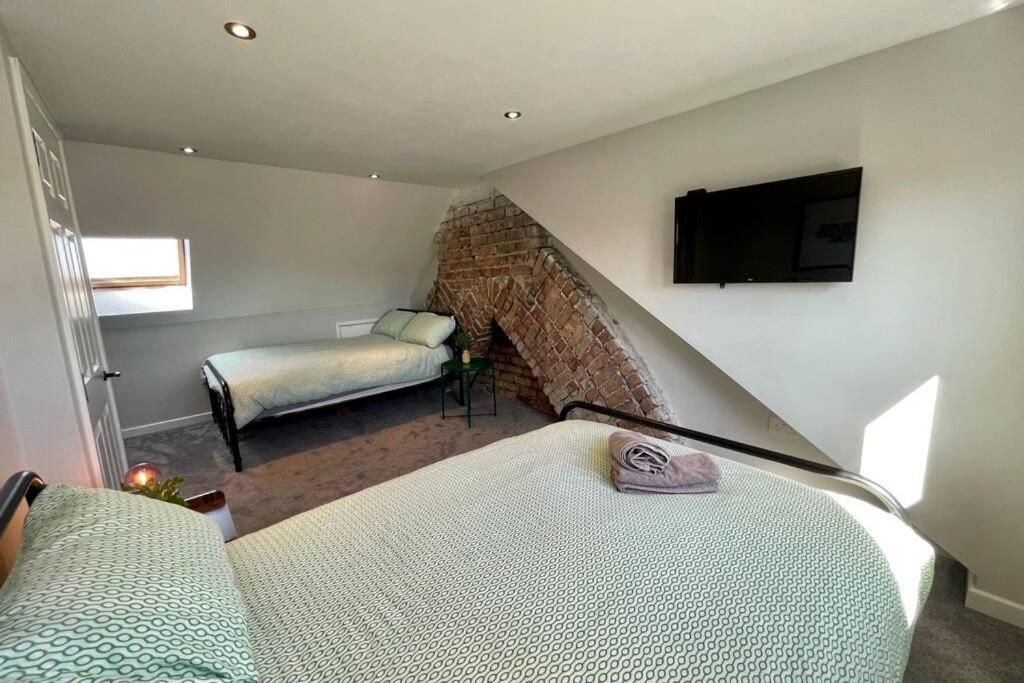 Large House Near Victoria Park For Groups, 10 Mins Bus To City Centre Cardiff Eksteriør billede